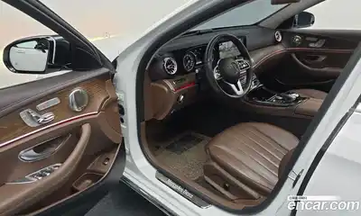 Mercedes-Benz E-Class 2019 1.9 автомат (гидро), миниатюра 12