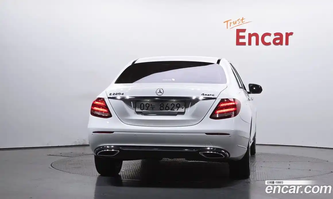 Mercedes-Benz E-Class 2019 1.9 автомат (гидро), фото 3