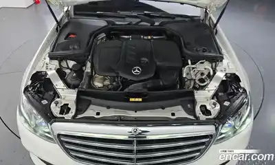 Mercedes-Benz E-Class 2019 1.9 автомат (гидро), миниатюра 5