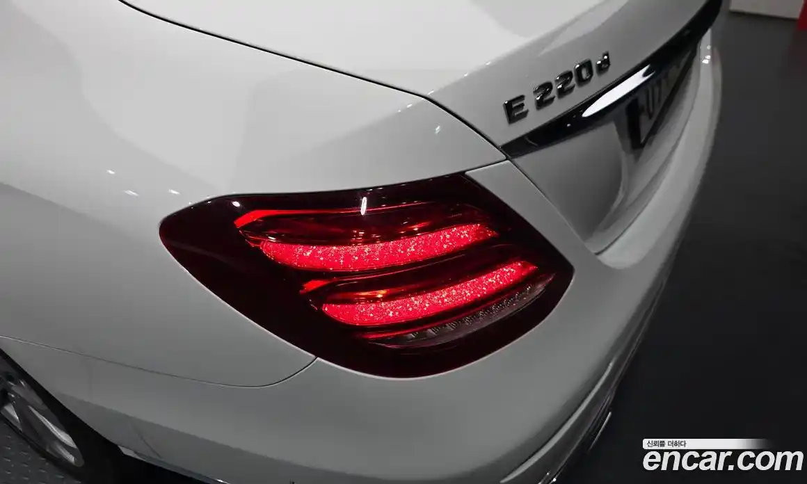 Mercedes-Benz E-Class 2019 1.9 автомат (гидро), фото 8