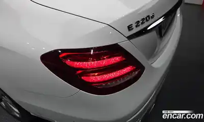 Mercedes-Benz E-Class 2019 1.9 автомат (гидро), миниатюра 8