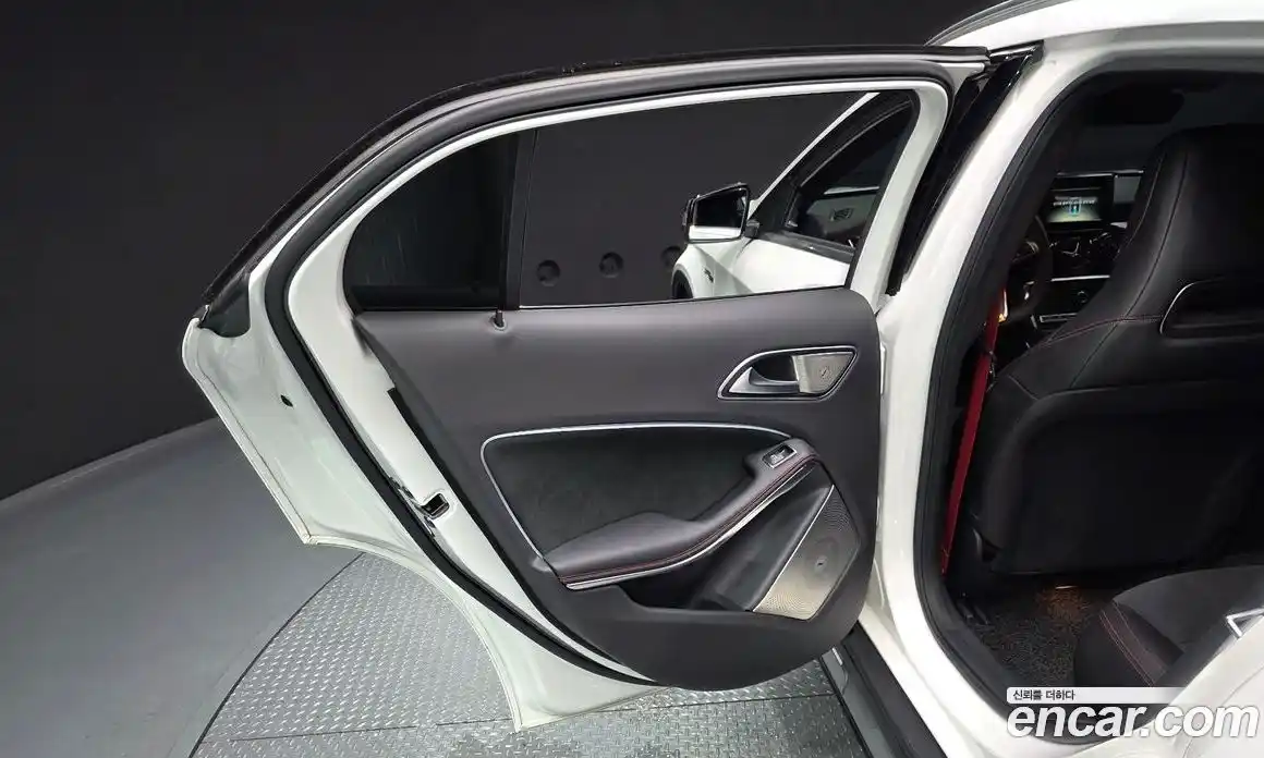 Mercedes-Benz GLA-Class 2018 2.0 гидро, фото 15 Mercedes-Benz GLA-Class 2018 2.0 гидро, фото 15