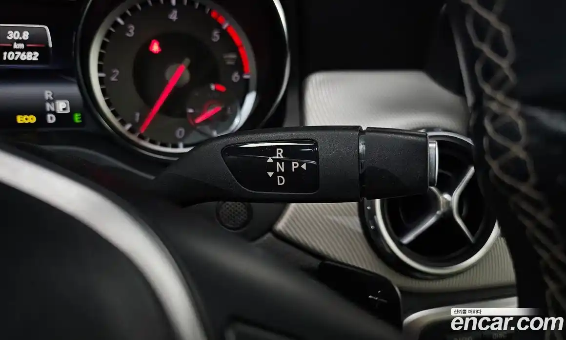 Mercedes-Benz GLA-Class 2014 2.1 гидро, фото 9 Mercedes-Benz GLA-Class 2014 2.1 гидро, фото 9
