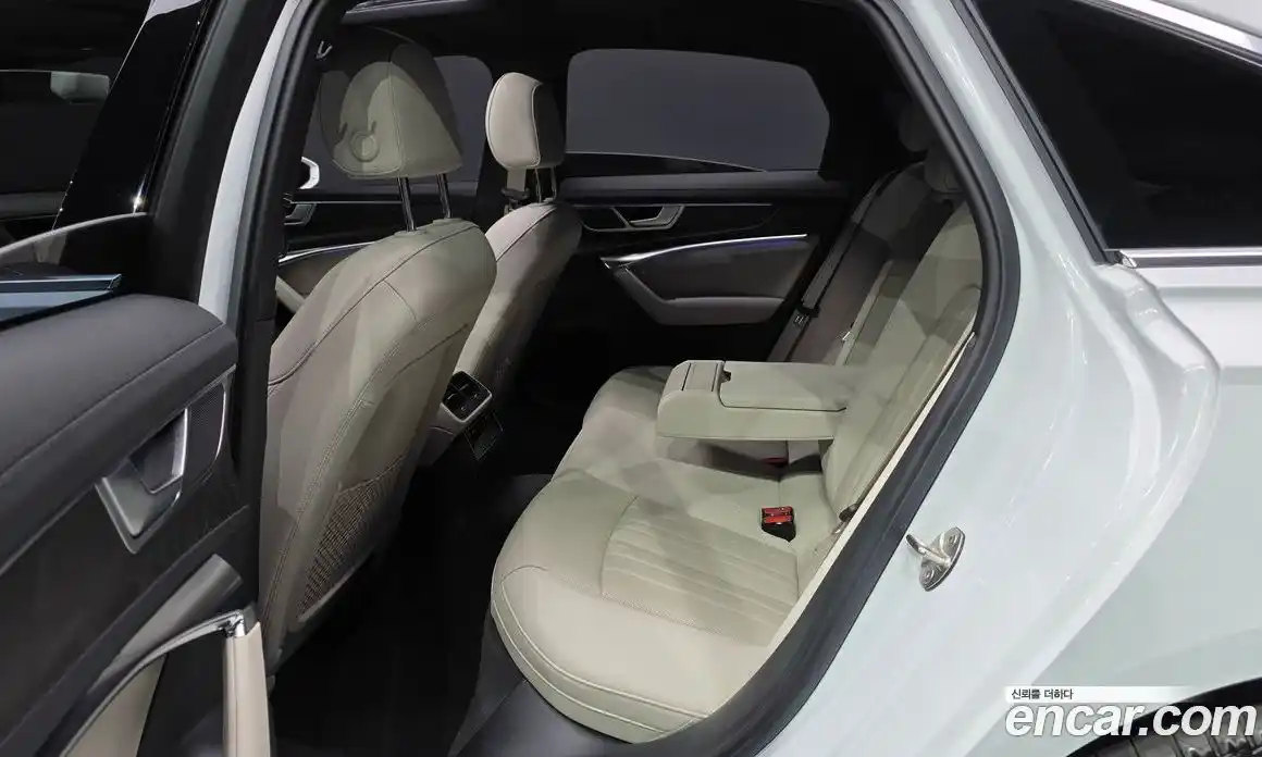 Audi A6 2023 2.0 автомат (гидро), фото 15