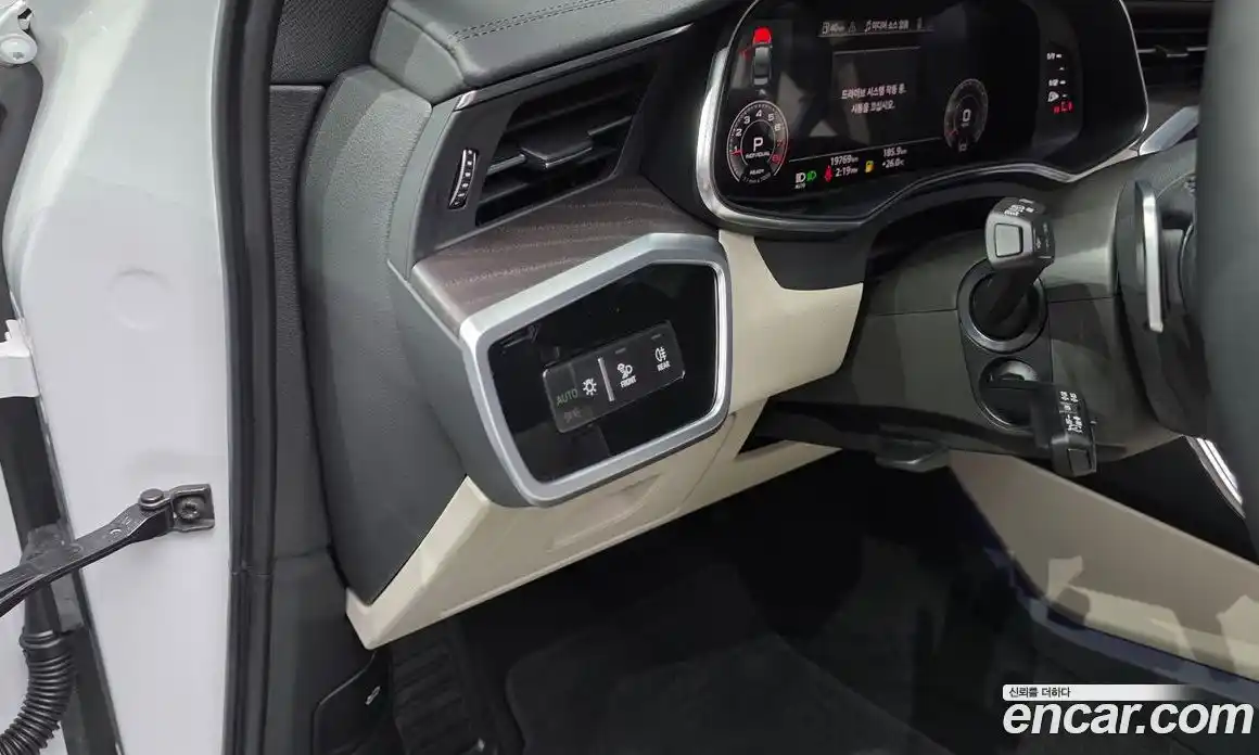 Audi A6 2023 2.0 автомат (гидро), фото 26