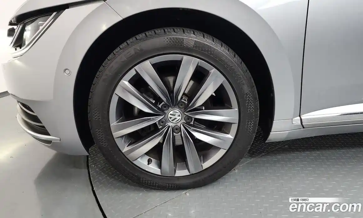 Volkswagen Arteon 2018 2.0 автомат (гидро), фото 5