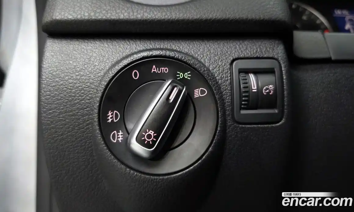 Volkswagen Tiguan 2012 2.0 автомат (гидро), фото 16