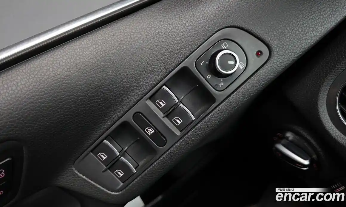 Volkswagen Tiguan 2012 2.0 автомат (гидро), фото 19