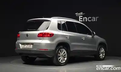 Volkswagen Tiguan 2012 2.0 автомат (гидро), миниатюра 2