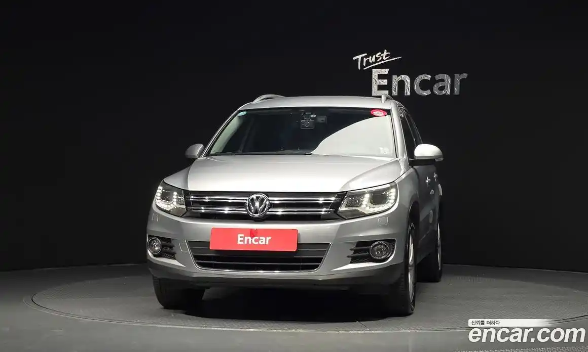 Volkswagen Tiguan 2012 2.0 автомат (гидро), фото 3