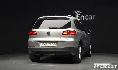 Volkswagen Tiguan 2012 2.0 автомат (гидро), миниатюра 4