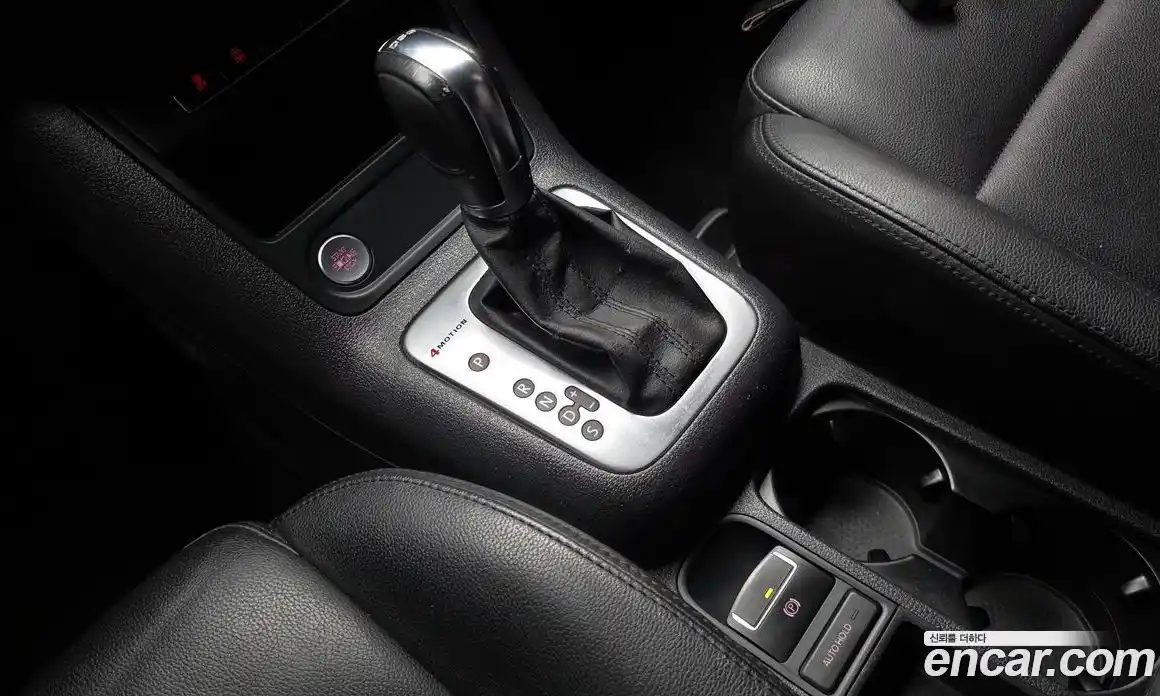 Volkswagen Tiguan 2012 2.0 автомат (гидро), фото 9