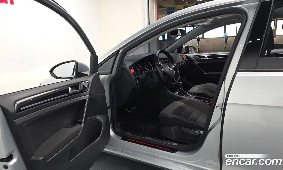 Volkswagen Golf 2013 2.0 автомат (гидро), фото 10
