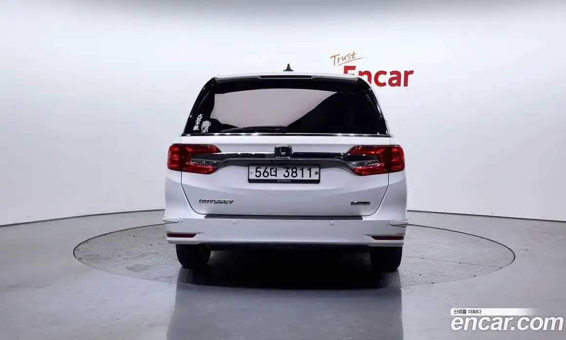 Honda Odyssey 2018 3.5 автомат (гидро), фото 4