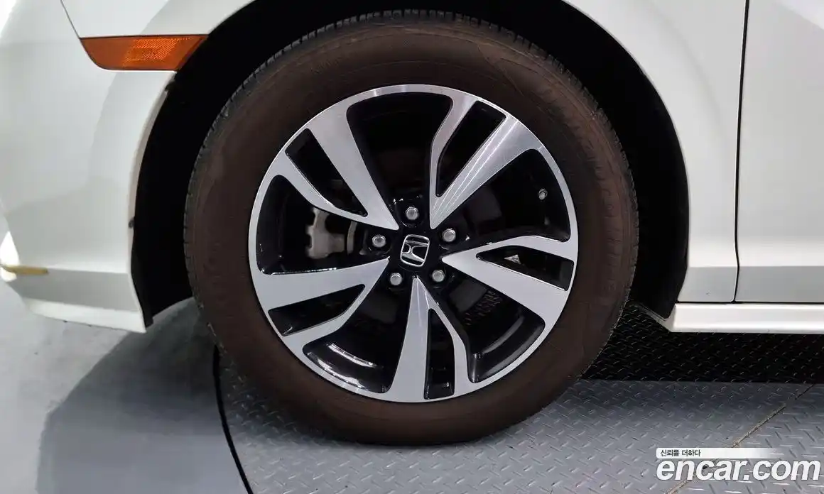 Honda Odyssey 2018 3.5 автомат (гидро), фото 5