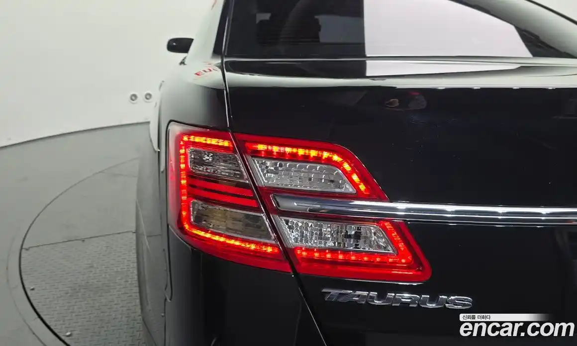 Ford Taurus 2017 2.0 автомат (гидро), фото 9