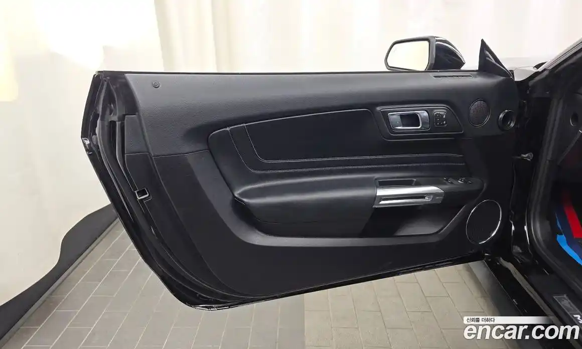 Ford Mustang 2018 2.3 автомат (гидро), фото 14