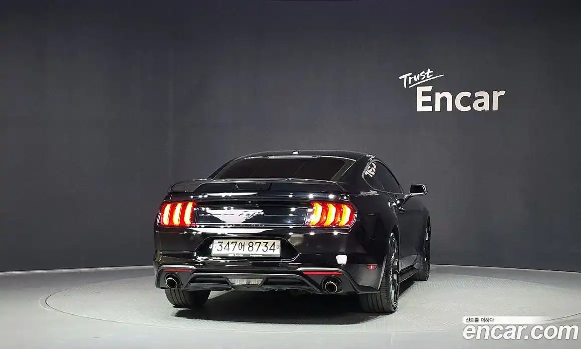 Ford Mustang 2018 2.3 автомат (гидро), фото 4