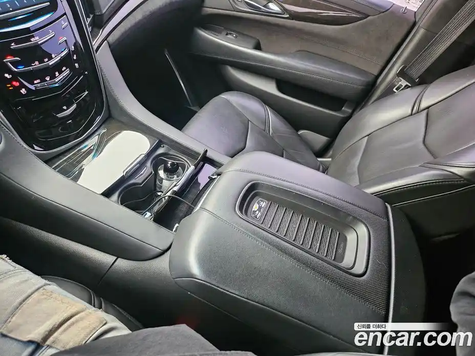 Cadillac Escalade 2018 6.2 автомат (гидро), фото 15 Cadillac Escalade 2018 6.2 автомат (гидро), фото 15