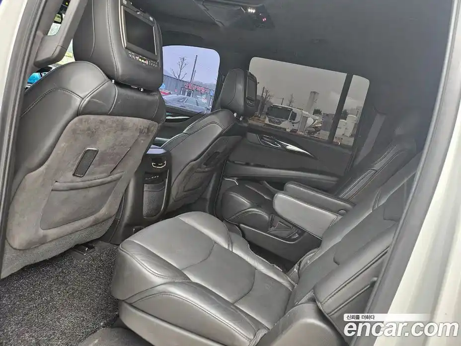 Cadillac Escalade 2018 6.2 автомат (гидро), фото 17 Cadillac Escalade 2018 6.2 автомат (гидро), фото 17