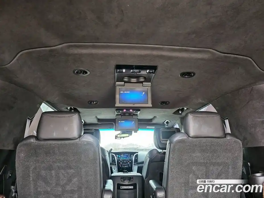 Cadillac Escalade 2018 6.2 автомат (гидро), фото 18 Cadillac Escalade 2018 6.2 автомат (гидро), фото 18