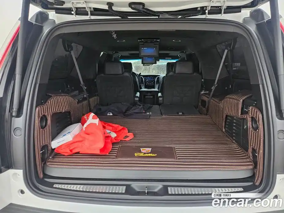 Cadillac Escalade 2018 6.2 автомат (гидро), фото 19 Cadillac Escalade 2018 6.2 автомат (гидро), фото 19