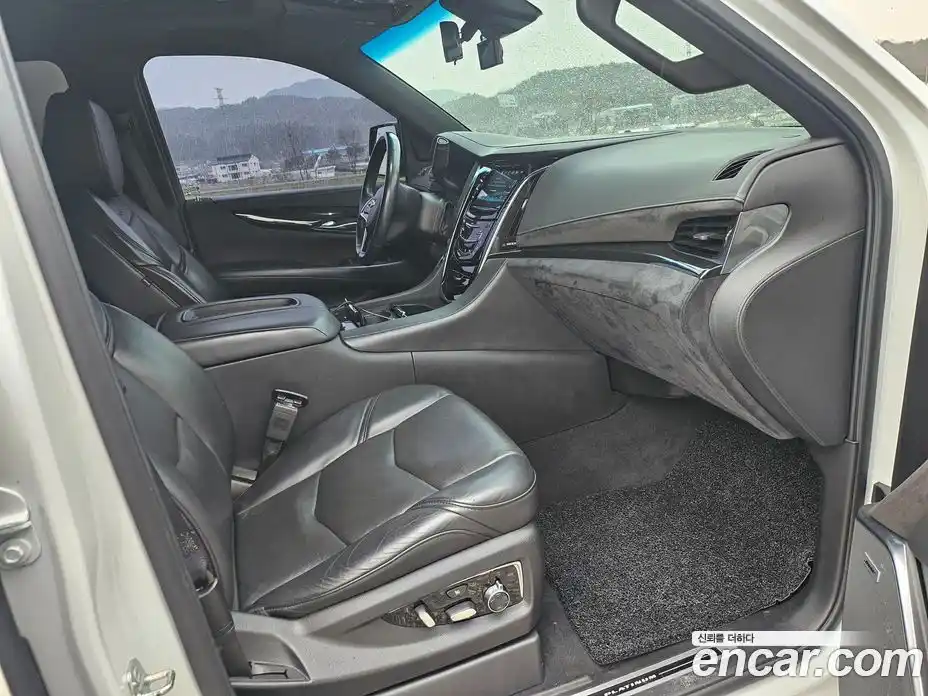 Cadillac Escalade 2018 6.2 автомат (гидро), фото 20 Cadillac Escalade 2018 6.2 автомат (гидро), фото 20