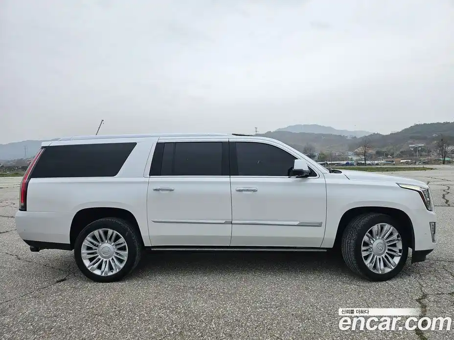 Cadillac Escalade 2018 6.2 автомат (гидро), фото 3 Cadillac Escalade 2018 6.2 автомат (гидро), фото 3