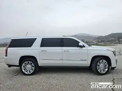Cadillac Escalade 2018 6.2 автомат (гидро), миниатюра 3 Cadillac Escalade 2018 6.2 автомат (гидро), миниатюра 3