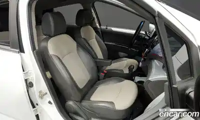 Chevrolet Spark 2011 1.0 автомат (гидро), миниатюра 11
