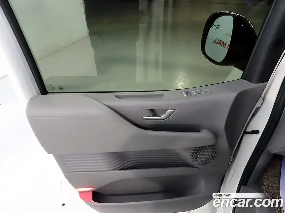 Hyundai Staria 2024 2.2 автомат (гидро), фото 13