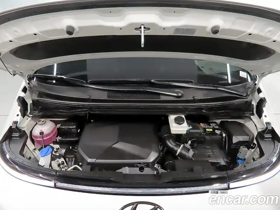 Hyundai Staria 2024 2.2 автомат (гидро), фото 18