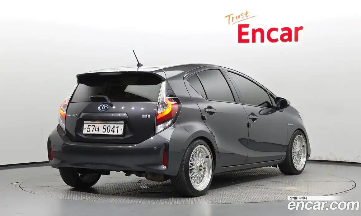 Toyota Prius 2018 1.5 автомат (гидро), фото 2 Toyota Prius 2018 1.5 автомат (гидро), фото 2