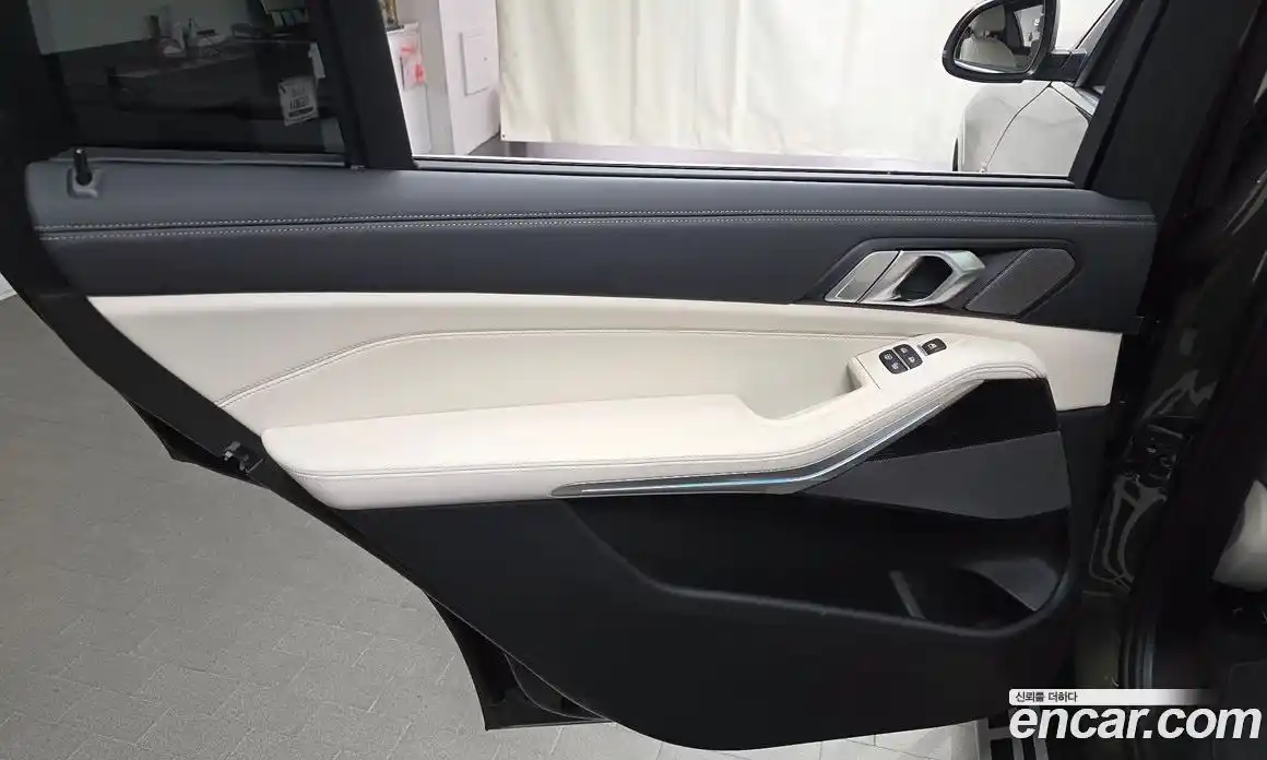 BMW X7 2025 3.0 автомат (гидро), фото 15