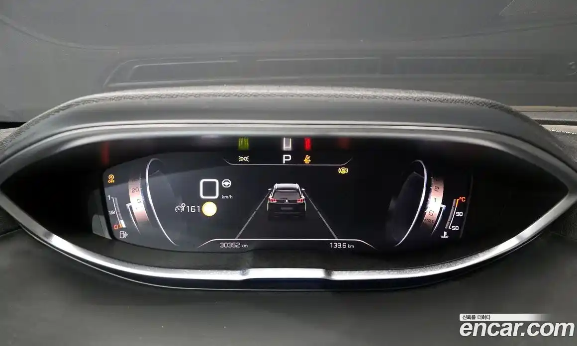 Peugeot 5008 2024 1.2 автомат (гидро), фото 8