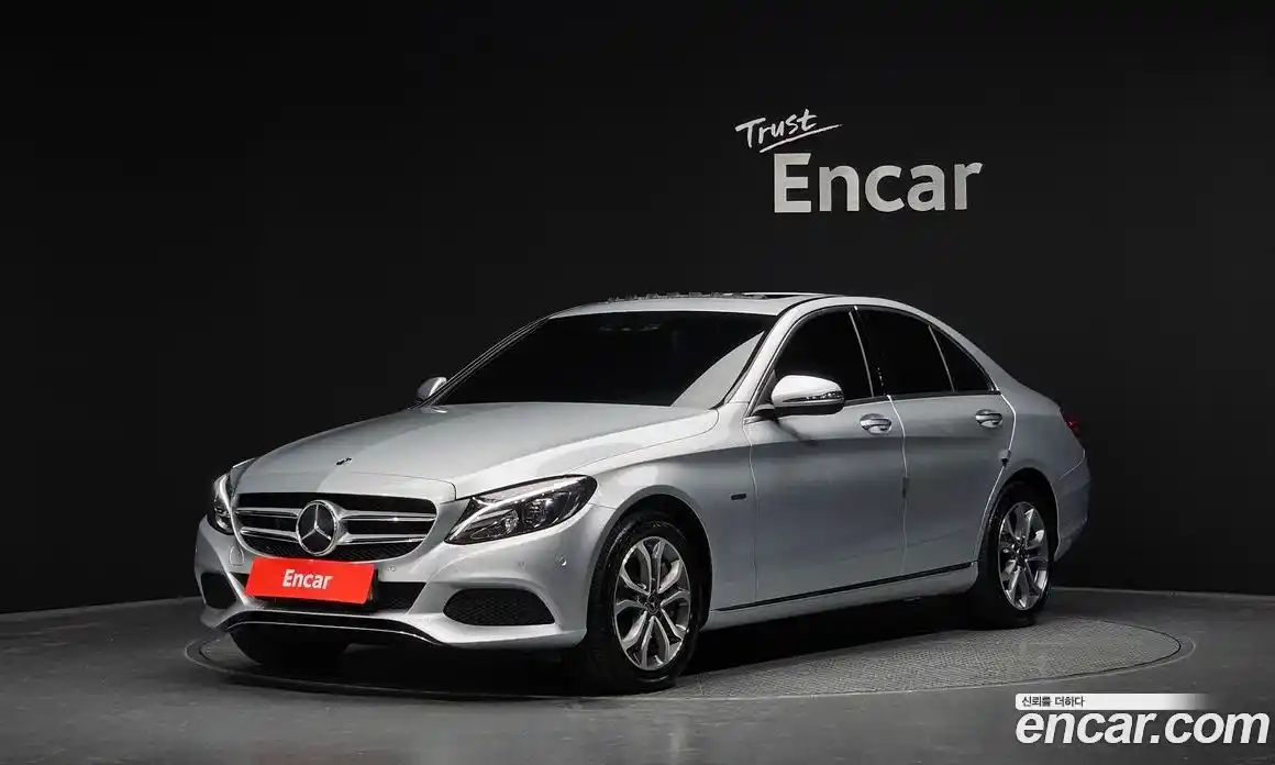 Mercedes-Benz C-Class 2018 2.0 гидро, фото 1 Mercedes-Benz C-Class 2018 2.0 гидро, фото 1