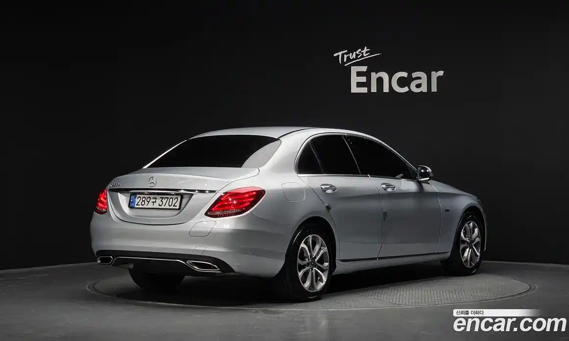 Mercedes-Benz C-Class 2018 2.0 гидро, фото 2 Mercedes-Benz C-Class 2018 2.0 гидро, фото 2