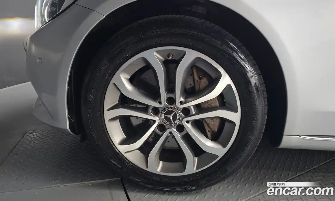 Mercedes-Benz C-Class 2018 2.0 гидро, фото 5 Mercedes-Benz C-Class 2018 2.0 гидро, фото 5