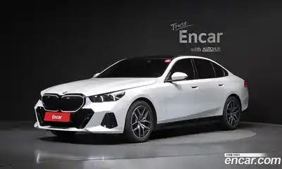 BMW 5 серия, 2025, 6 002 км