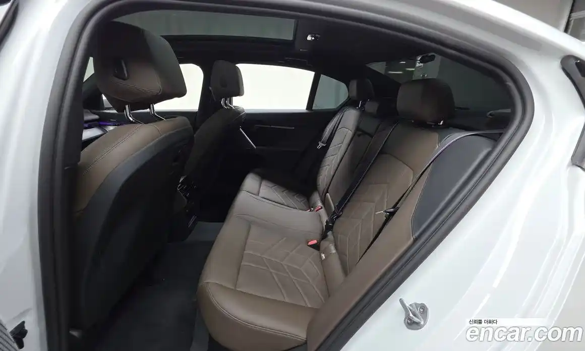 BMW 5 серия 2025 2.0 автомат (гидро), фото 18