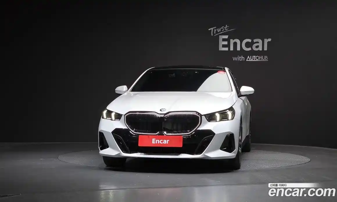 BMW 5 серия 2025 2.0 автомат (гидро), фото 3