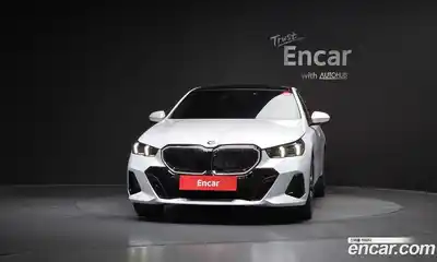 BMW 5 серия 2025 2.0 автомат (гидро), миниатюра 3