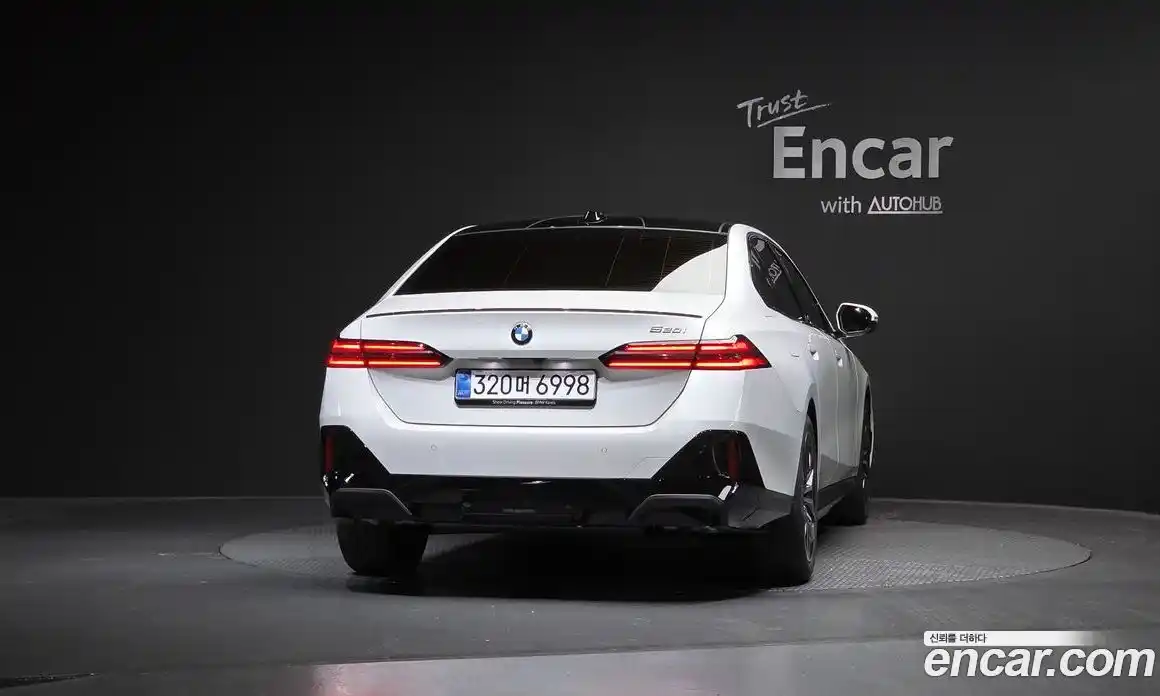 BMW 5 серия 2025 2.0 автомат (гидро), фото 4