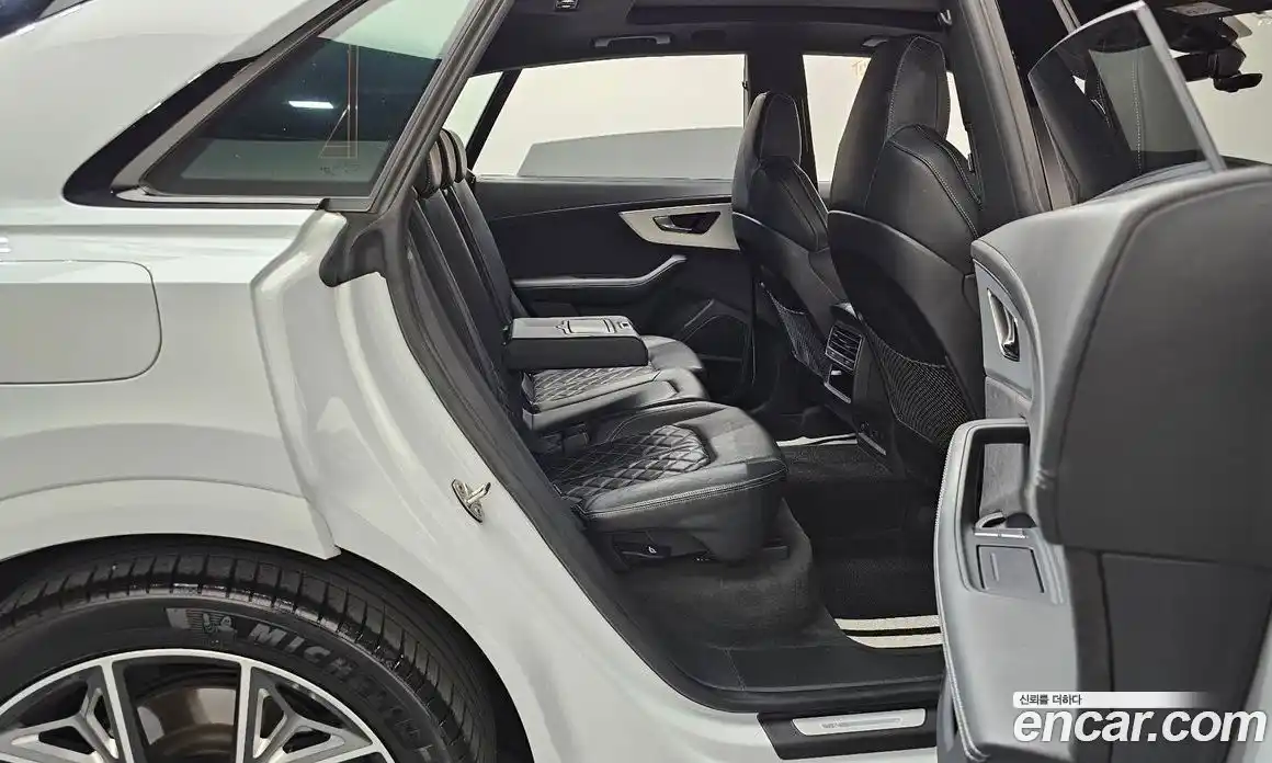 Audi Q8 2023 3.0 автомат (гидро), фото 11