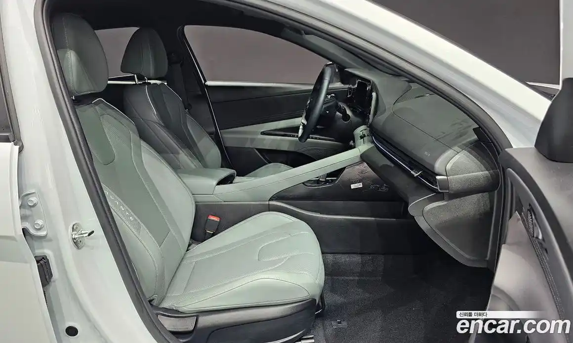 Hyundai Avante 2024 1.6 автомат (гидро), фото 12