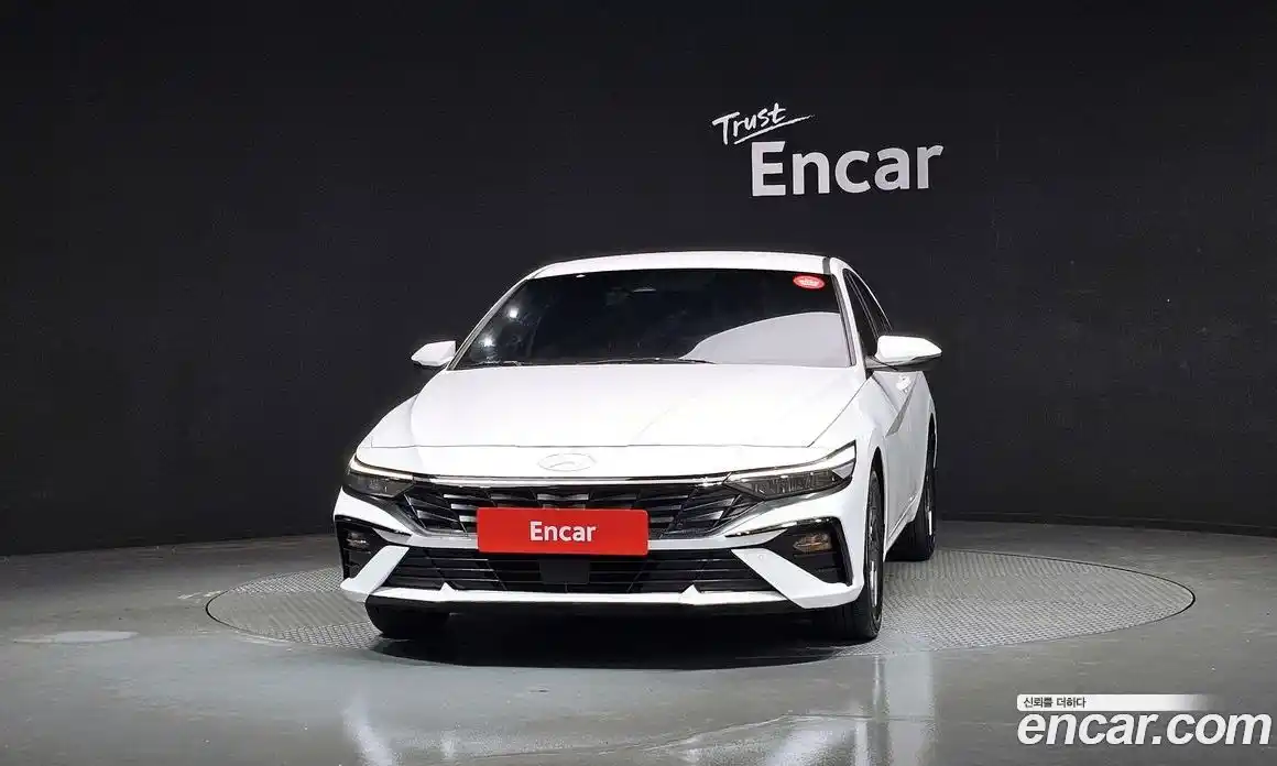 Hyundai Avante 2024 1.6 автомат (гидро), фото 3