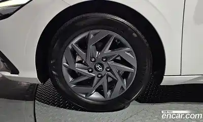 Hyundai Avante 2024 1.6 автомат (гидро), миниатюра 5