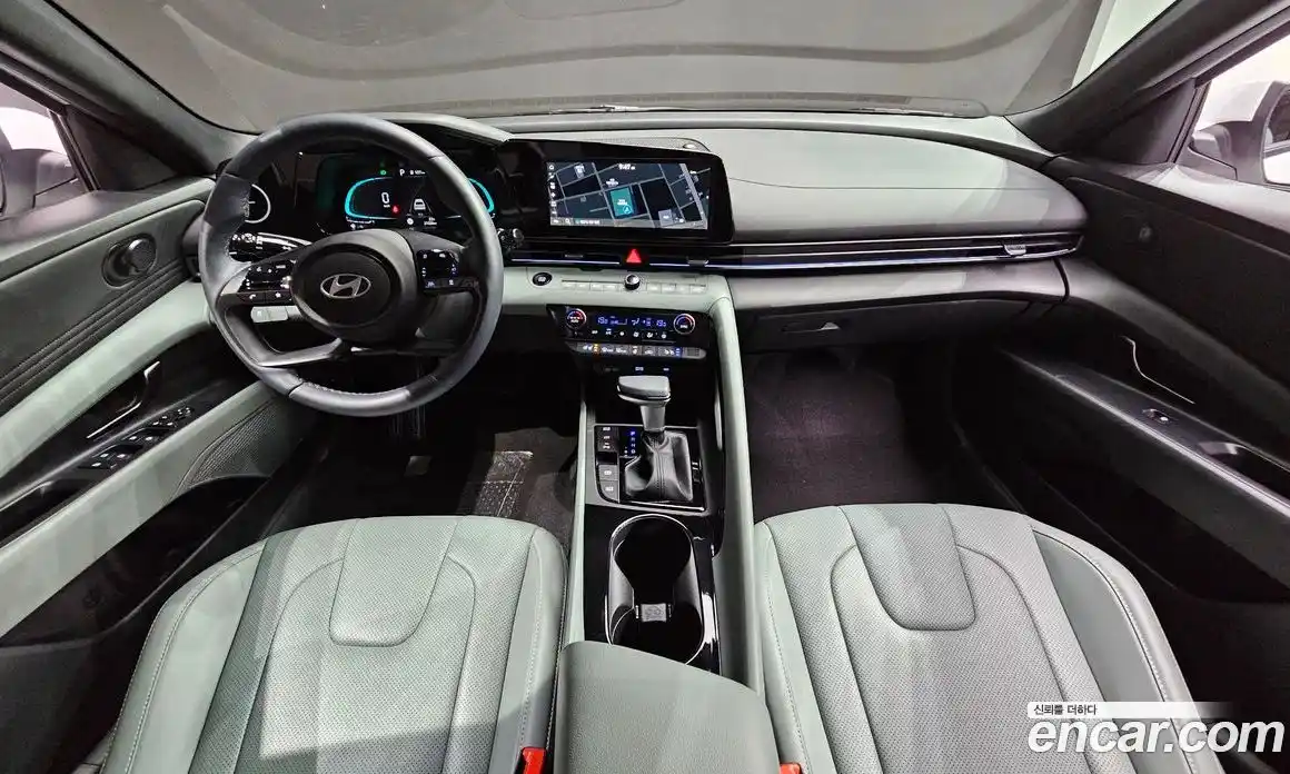 Hyundai Avante 2024 1.6 автомат (гидро), фото 7