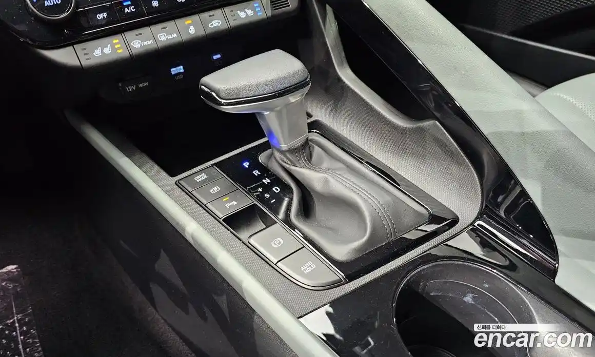 Hyundai Avante 2024 1.6 автомат (гидро), фото 9