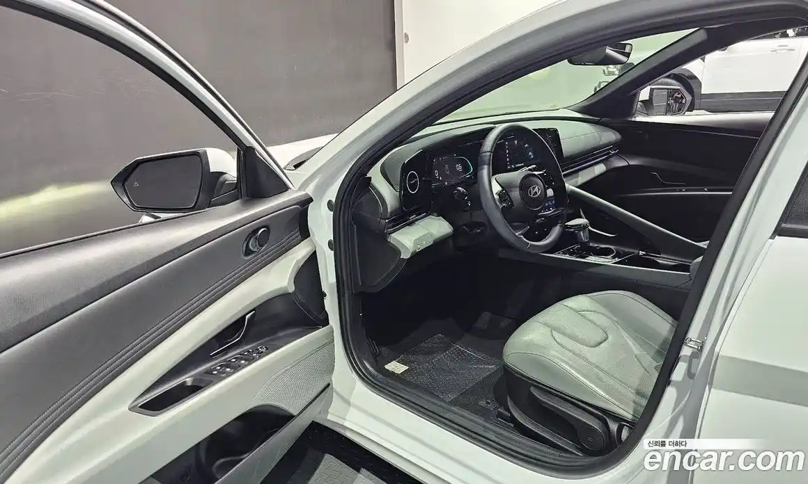 Hyundai Avante 2024 1.6 автомат (гидро), фото 10